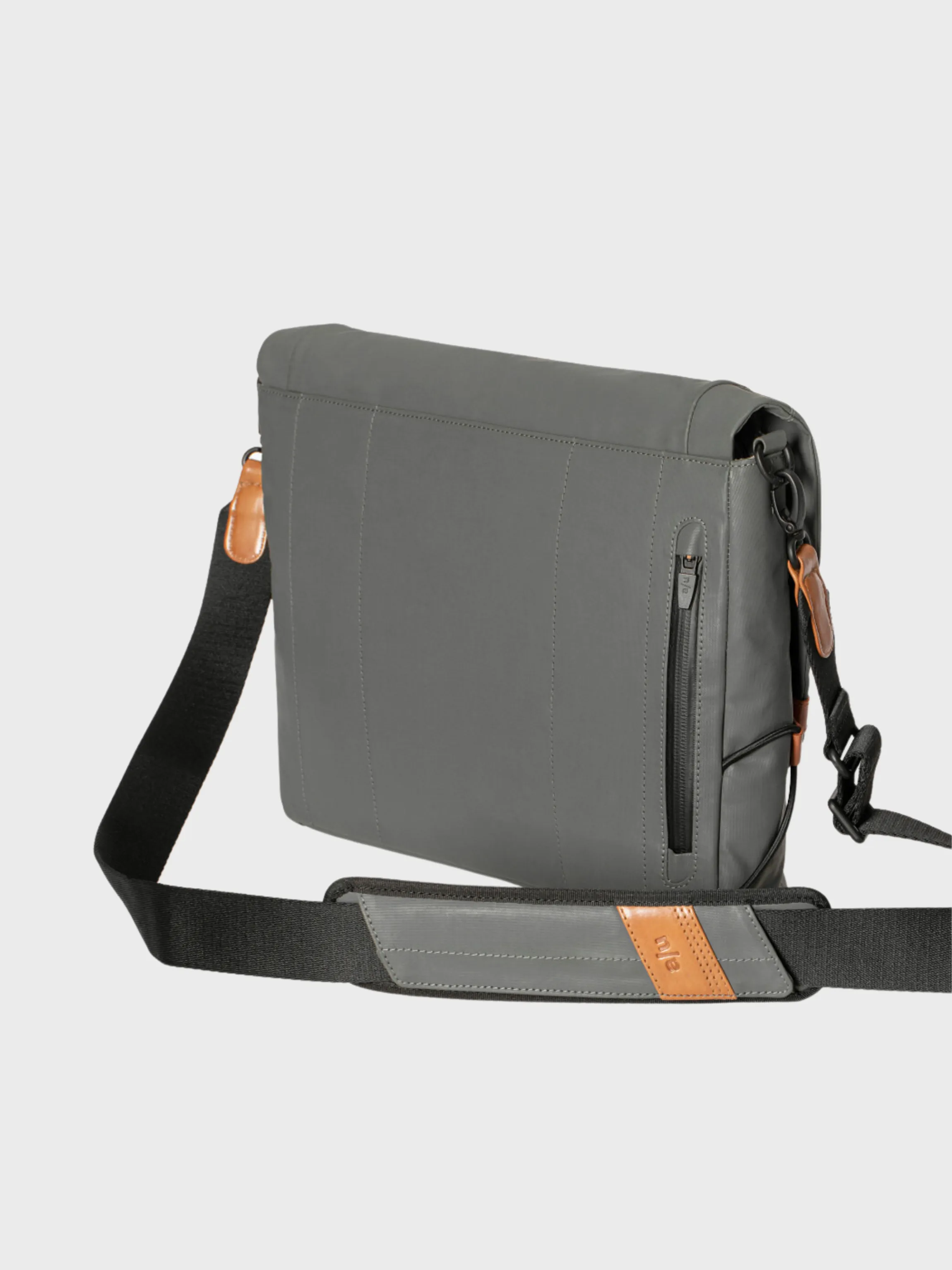 Aunts & Uncles Bags Matsumoto Messenger Bag Gravity Grey