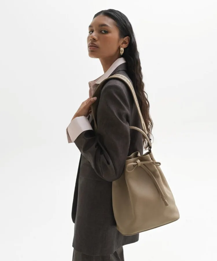 Bucket Bag Grained Leather Taupe