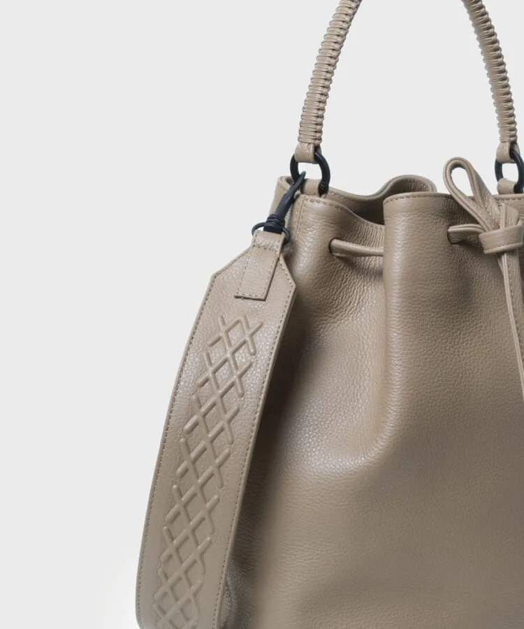 Bucket Bag Grained Leather Taupe