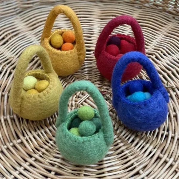 Felt Bags and Balls (5 pack)