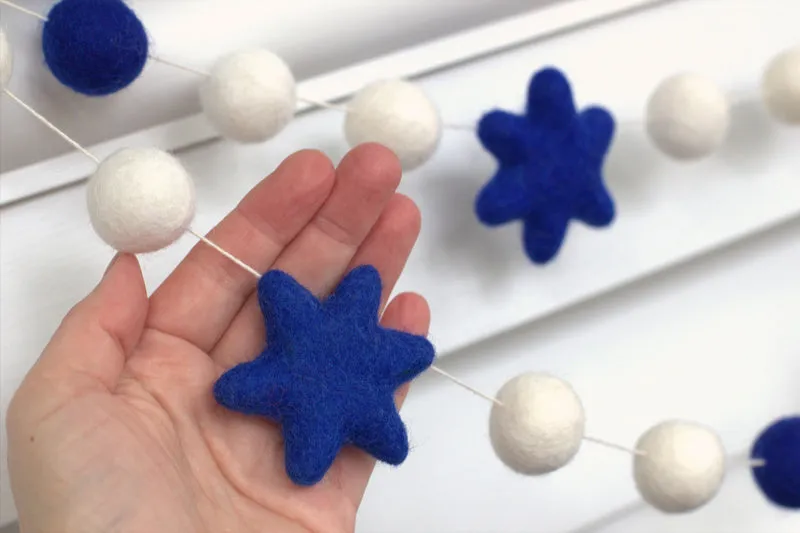 Hanukkah Garland- Star of David- Blue & White