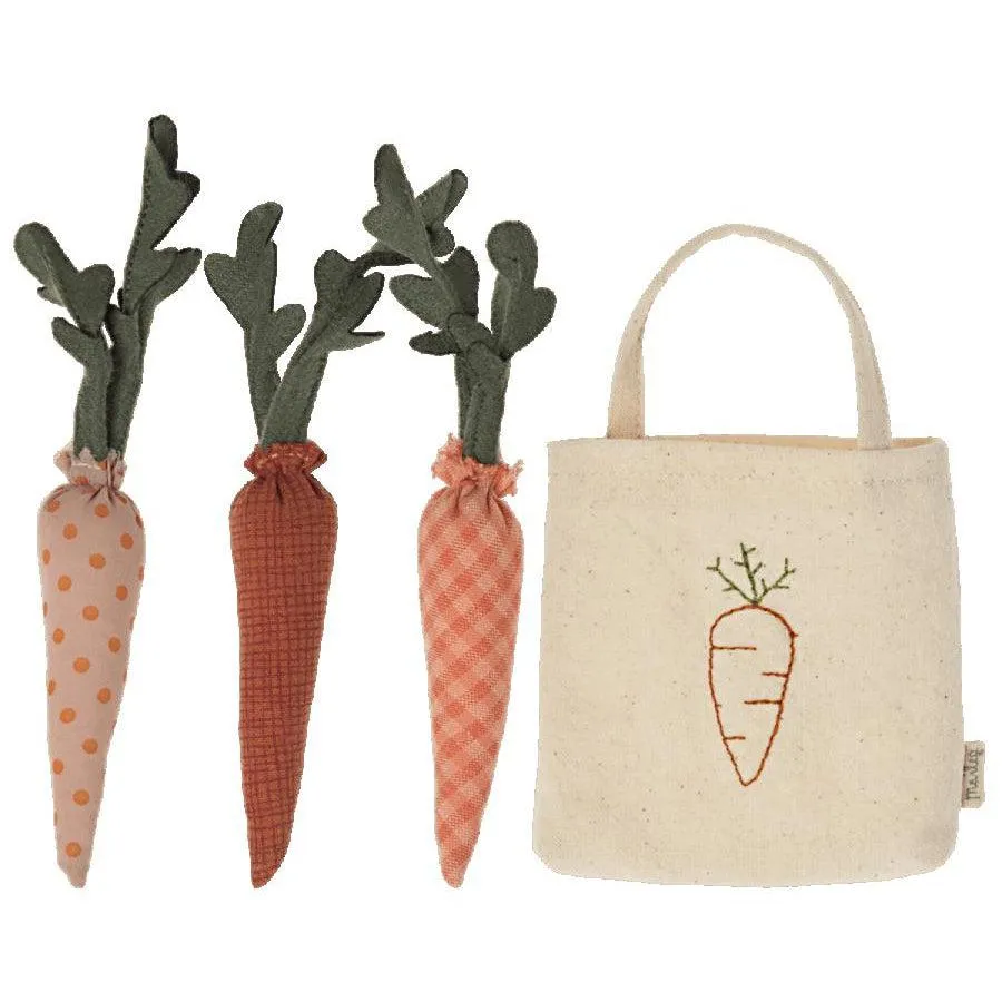 Maileg Carrots in Shopping Bag