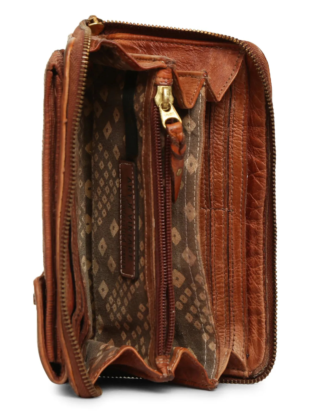 Silvia: Metallic Effect Razor With Golden Concho Leather Phone Wallet.