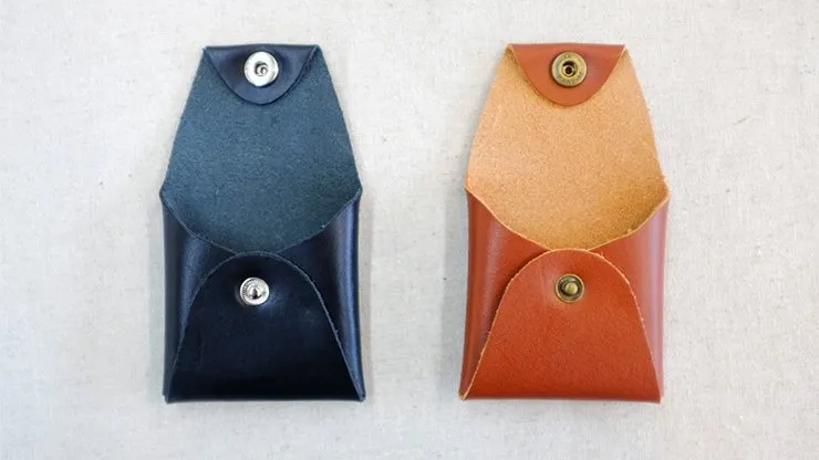 Square Coin case (Brown Leather) by Gentle Magic - Trick