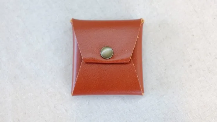 Square Coin case (Brown Leather) by Gentle Magic - Trick