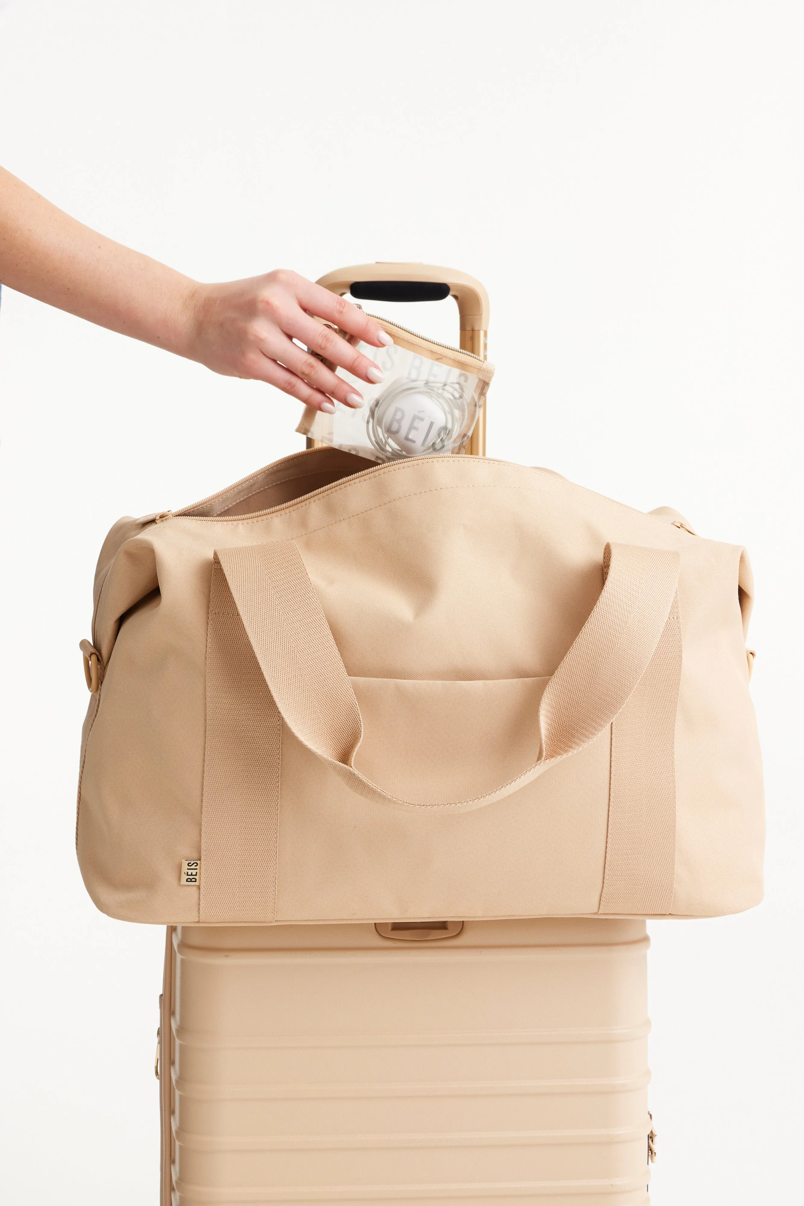 The BÉISics Duffle in Beige